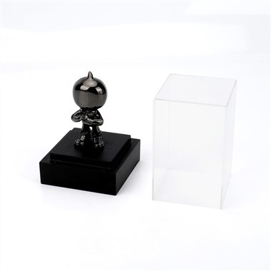 작은 금속 조각상